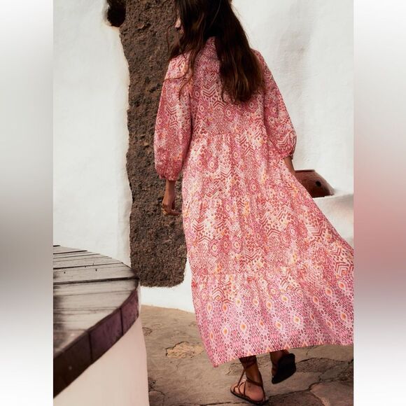 - Zara
PRINTED TIERED DRESS - Picture 5 of 9